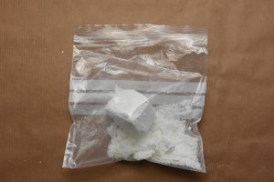 Condenado a cinco años de prisión un gibraltareño por posesión de cocaína con intención de suministro. Foto de la droga intervenida.