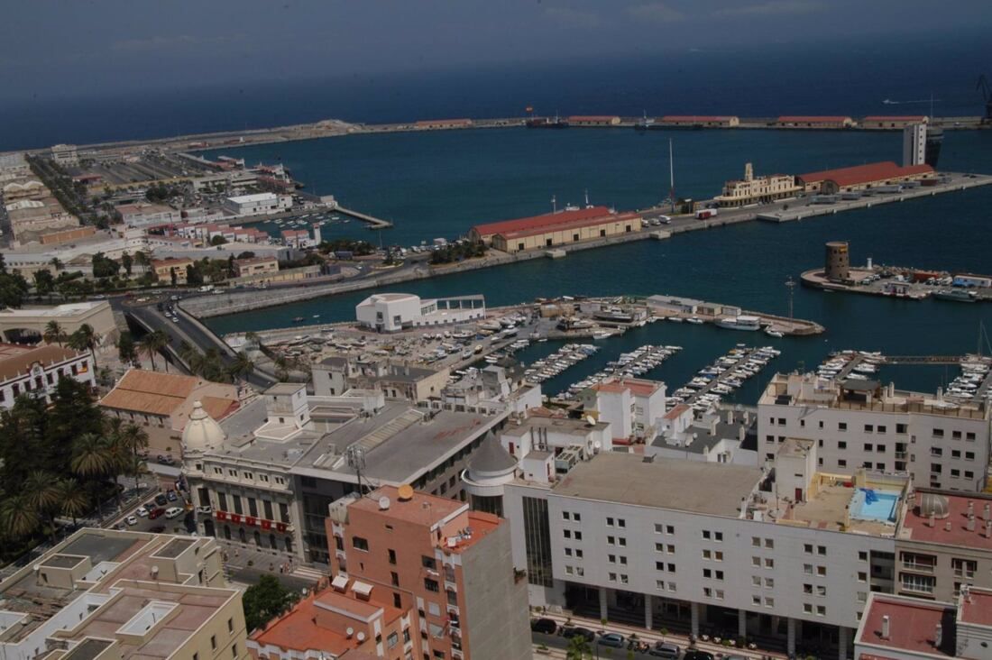 El Gobierno de Ceuta liberará de impuestos una escuela de pilotos de helicóptero para que sea "viable"