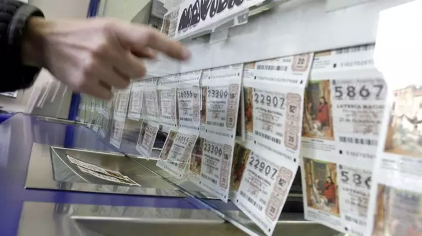 Esto se lleva Hacienda antes de cobrar tu premio si ganas la Lotería de Navidad