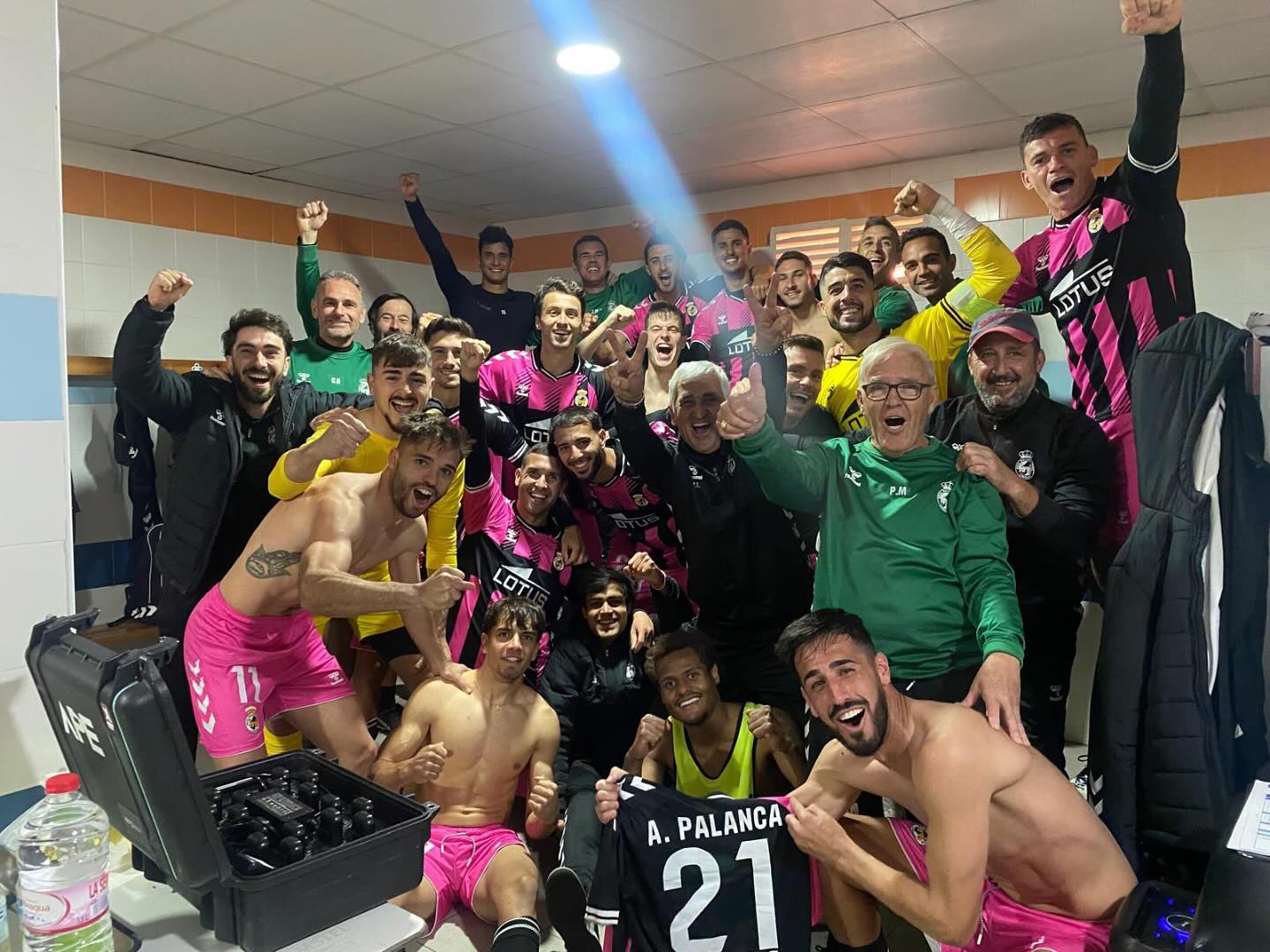 (0-1) La Balona coge premio. 