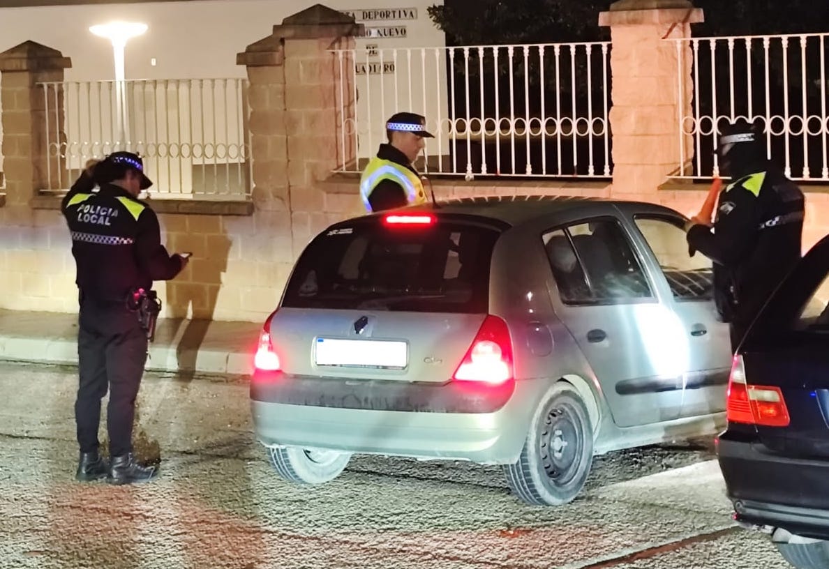 Denunciados una veintena de conductores en los controles de alcohol y drogas al volante en San Roque.