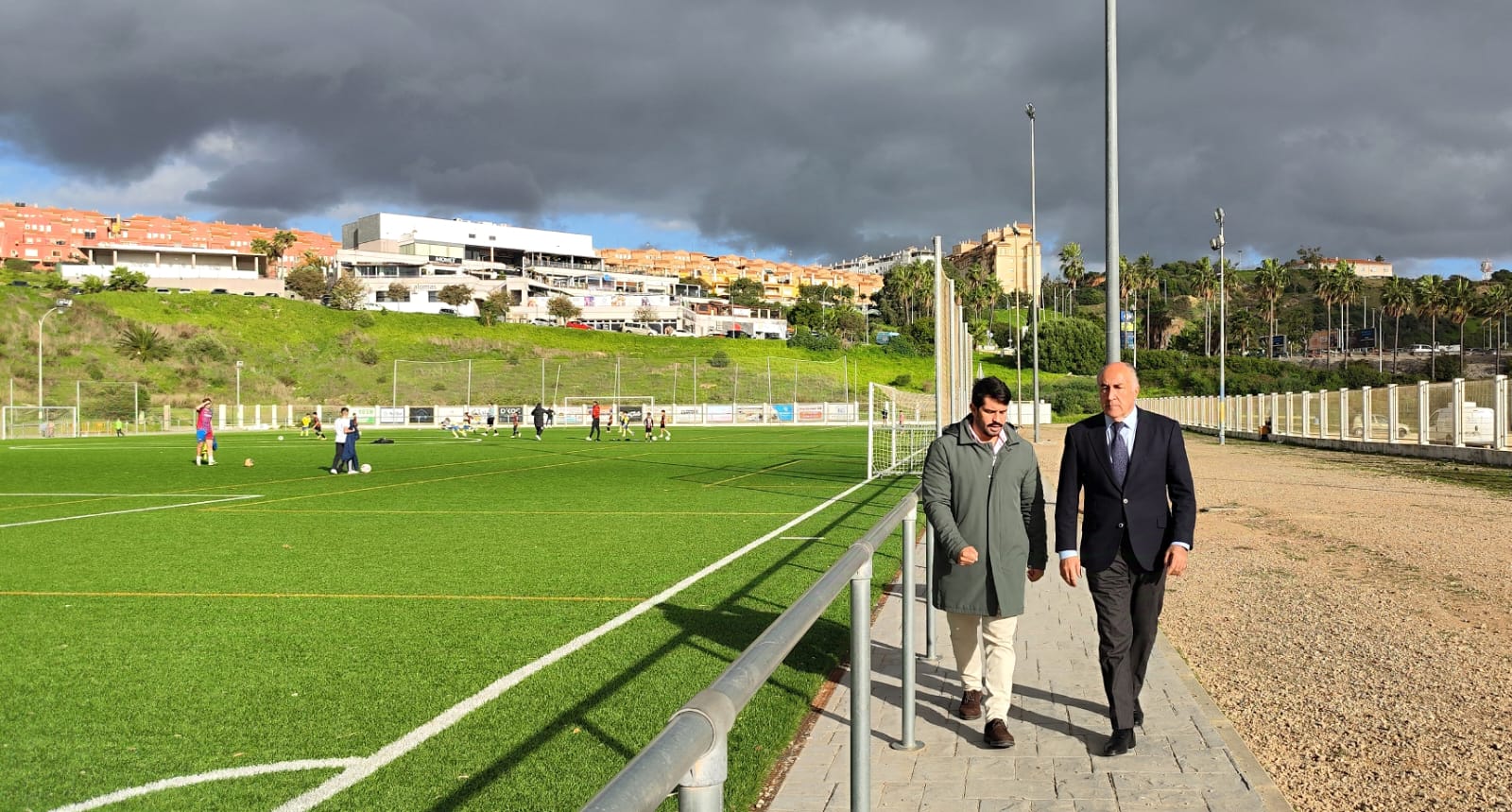 El campo de fútbol 'Sergio Martín' de San Bernabé estrena nueva iluminación LED.