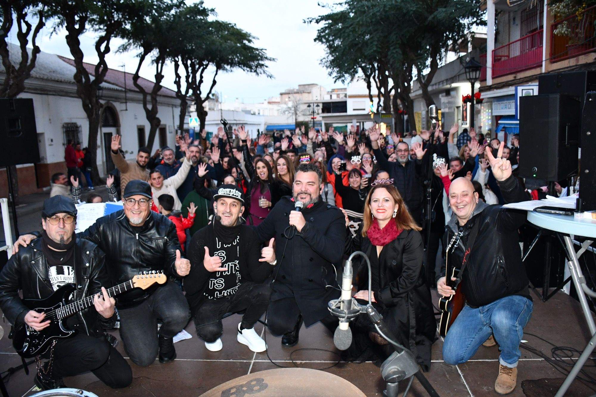 Puente Mayorga celebra su fiesta pre-uvas con una gran asistencia y mucha diversión.
