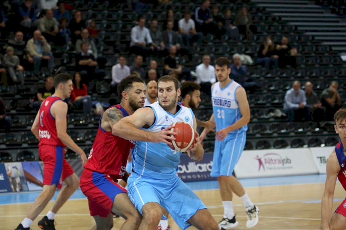Damex UDEA Algeciras cierra la incorporación del pívot serbio Milos Jankovic. 