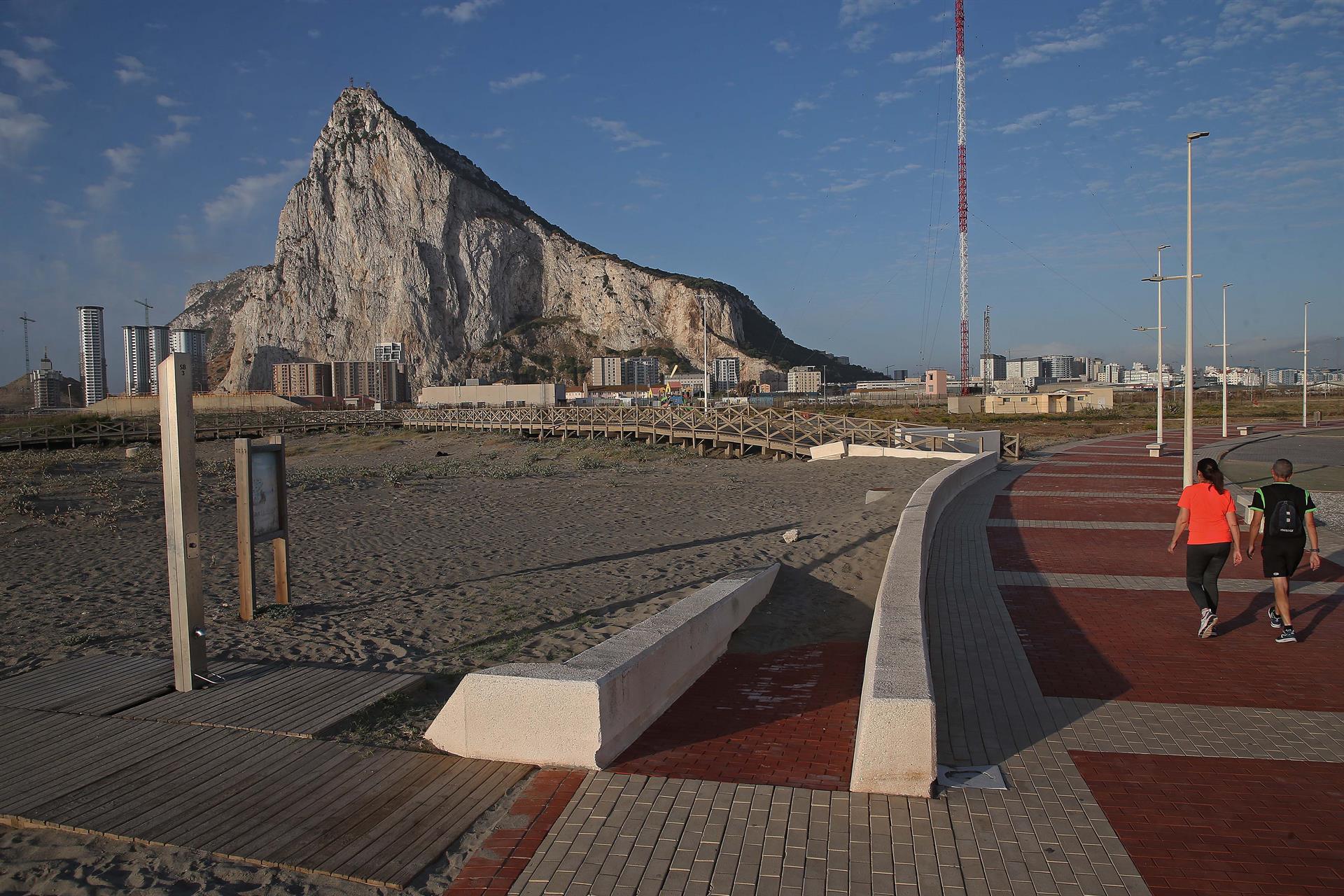 Gibraltar avisa de profundos cambios "tanto si el Tratado llega a buen puerto como si no". Detalle del Peñón de Gibraltar, a 8 de mayo de 2023 en Gibraltar. - Nono Rico - Archivo.