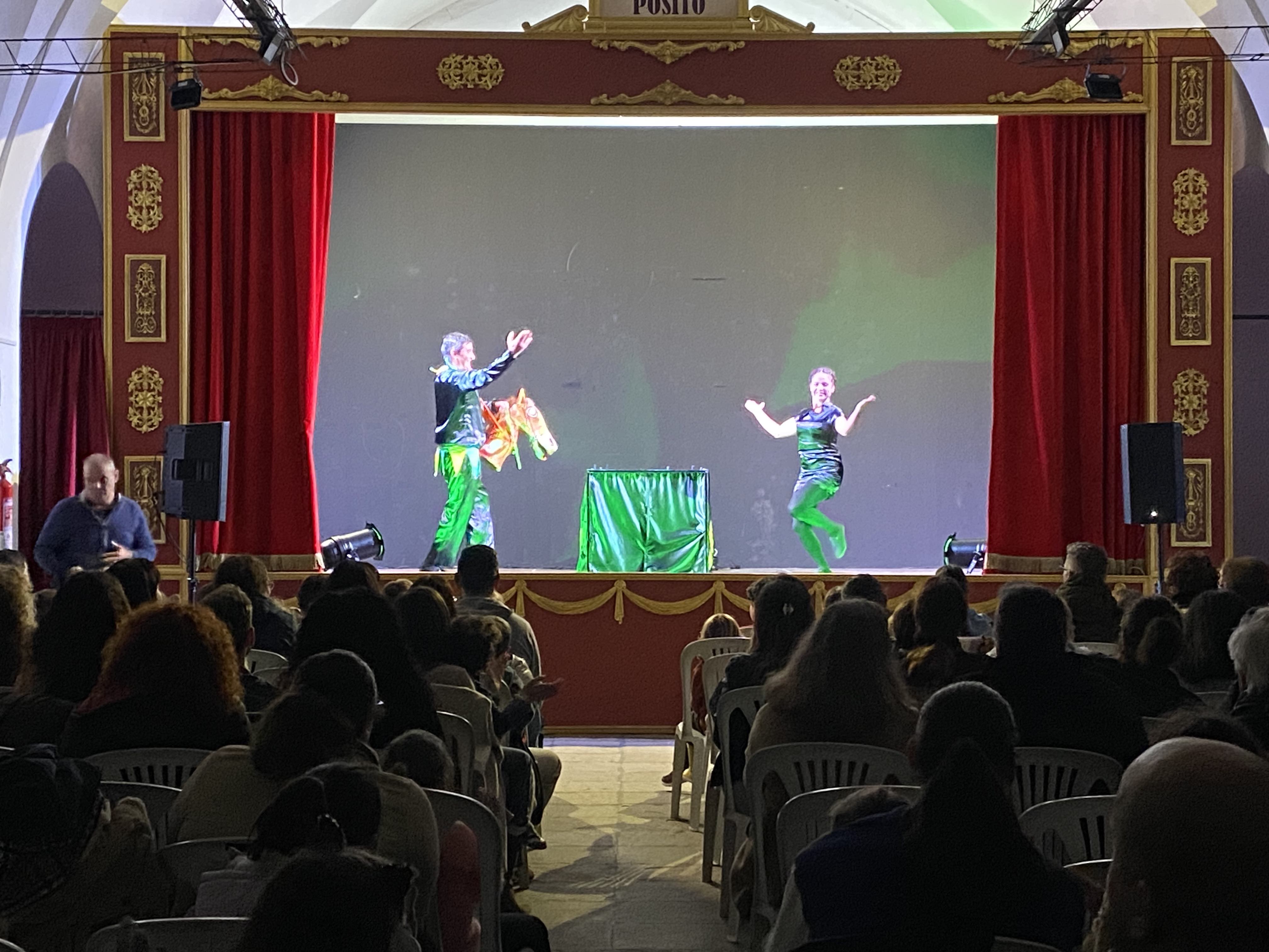 El Pósito de Los Barrios acoge un teatro infantil del grupo teatral ‘Los Pintores’