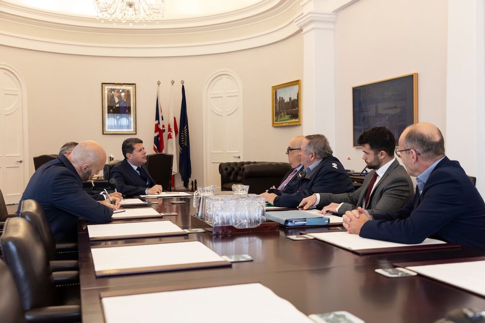 Reunión del Ministro Principal con el Comité Olímpico Gibraltareño. Gibraltar trabaja para adherirse al Comité Olímpico Internacional 