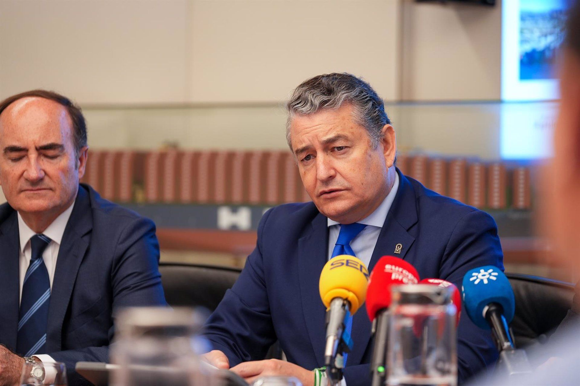 Junta pide al Gobierno que defienda a los puertos andaluces ante la competencia de terceros países.