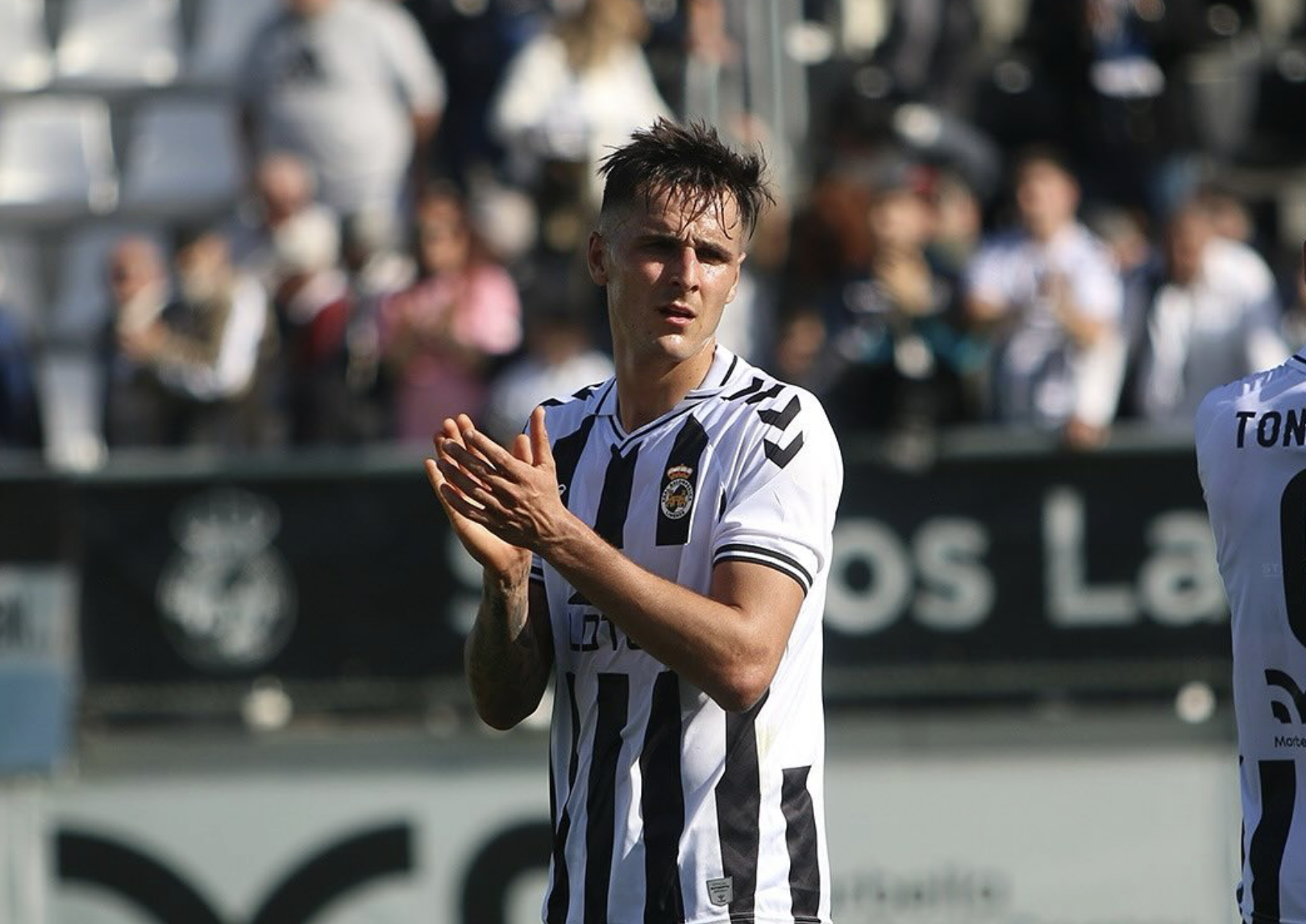 (0-1) La Balona cae en casa ante el Almería B y rompe su racha de victorias. Foto: Real Balompédica Linense.