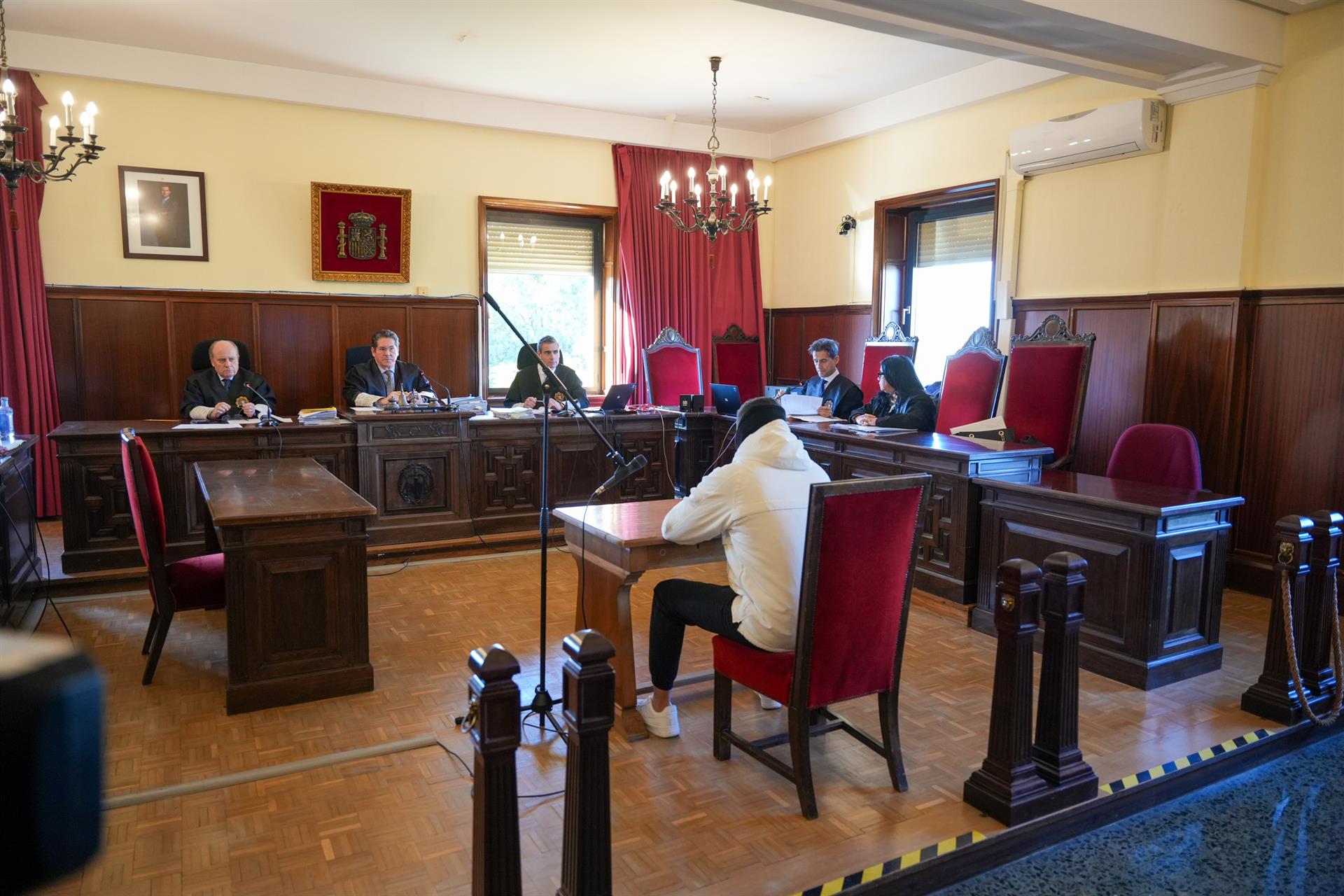 Condenado a más de tres años de prisión por atropellar a una madre y su bebé en Sevilla. Foto: José Manuel V.V., alias 'el Vara' al comparecer en el juicio por el atropello mortal de una bebé en Castilblanco de los Arroyos. Foto de Francisco J. Olmo / Europa Press
