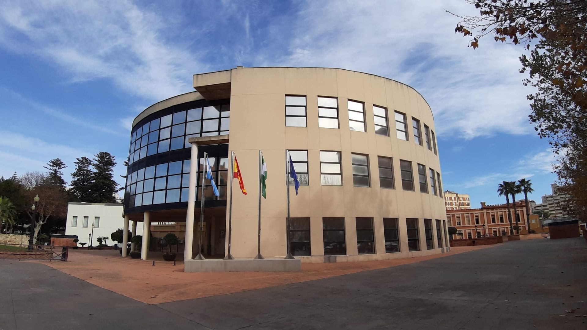 El Ayuntamiento inicia los procesos de selección para la contratación de más de un centenar de trabajadores.