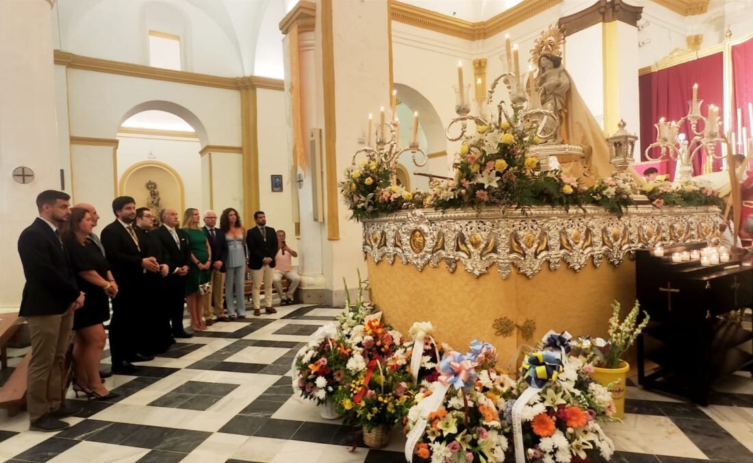 Tradicional ofrenda floral a la Virgen de la Palma.