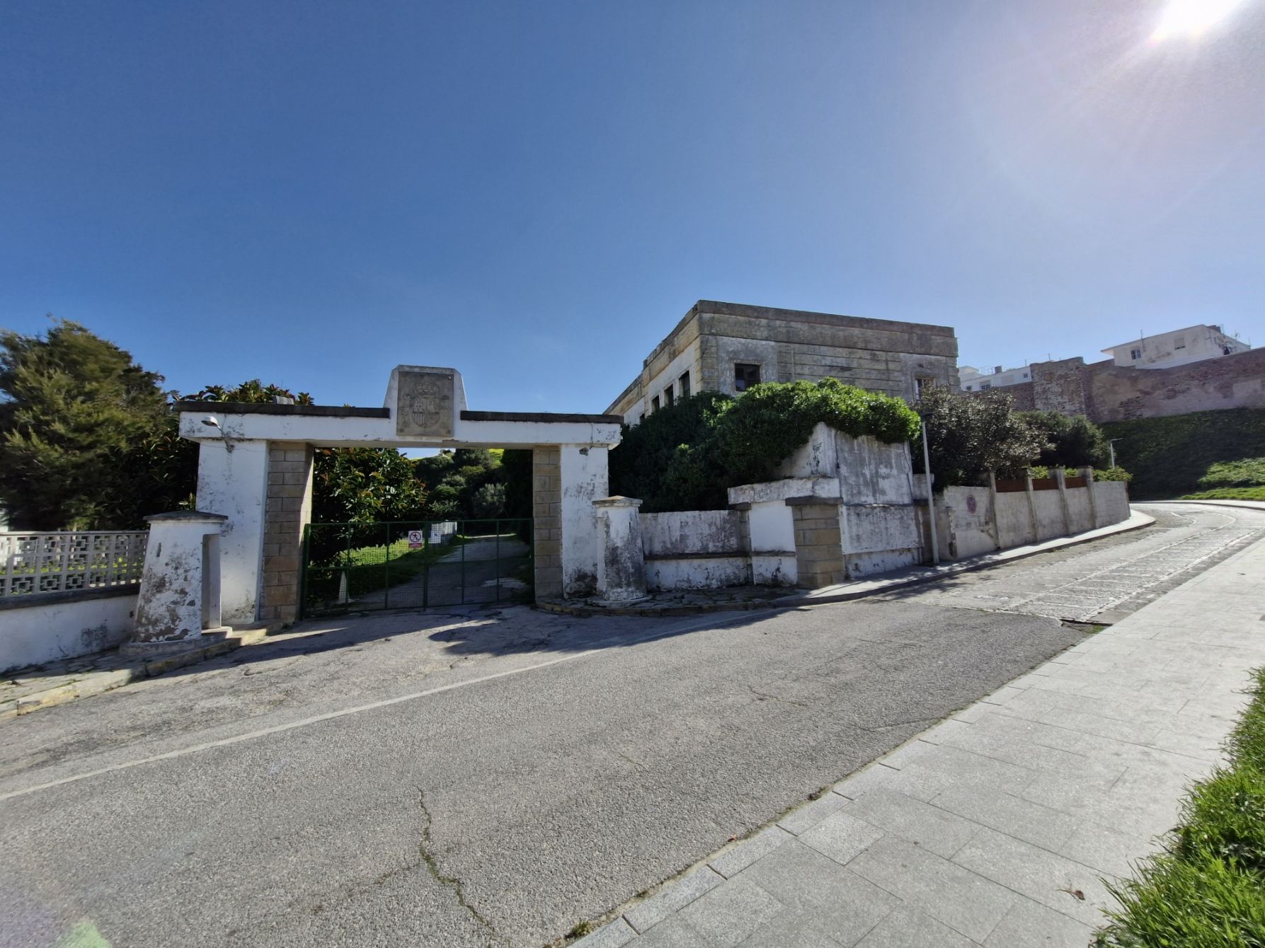 Tarifa pide a Defensa el terreno del Cuartel de Infantería de Marina para crear viviendas o un parque.