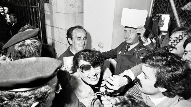 Francisco Romo fue en realidad el primero en cruzar la verja. Francisco Romo fue en realidad el primero en cruzar la verja.