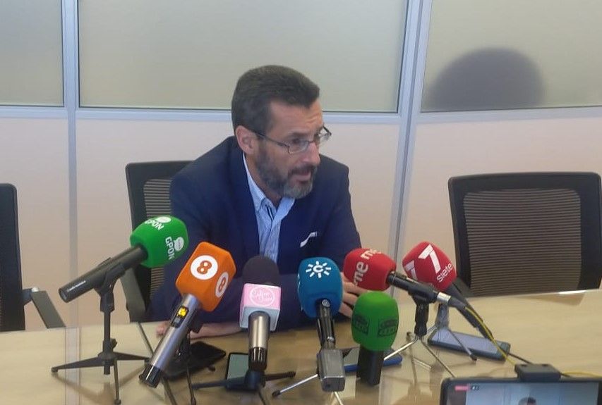 Franco, preocupado por el posible endurecimiento de los controles fronterizos con Gibraltar.