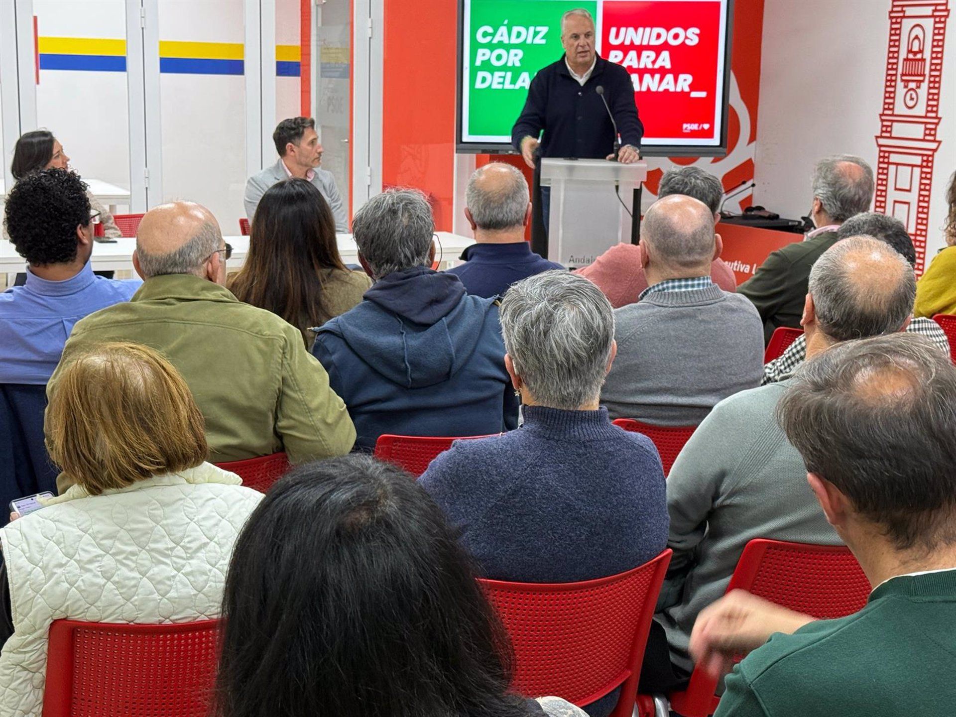 Ruiz Boix defiende en Algeciras una dirección "fuerte y cohesionada" en el PSOE de Cádiz.