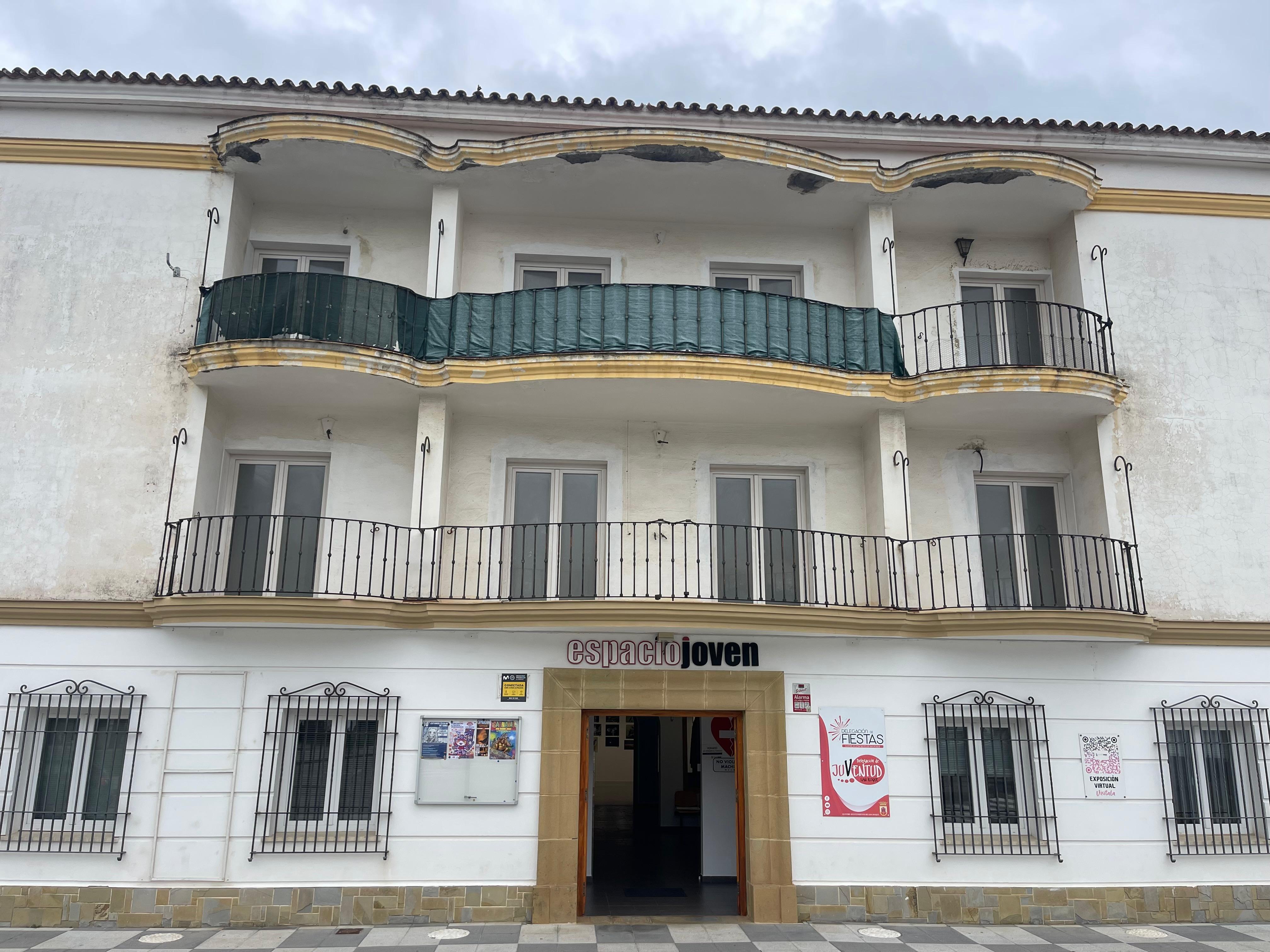 San Roque rehabilitará las viviendas tuteladas del edificio del antiguo juzgado. Foto: S.F.