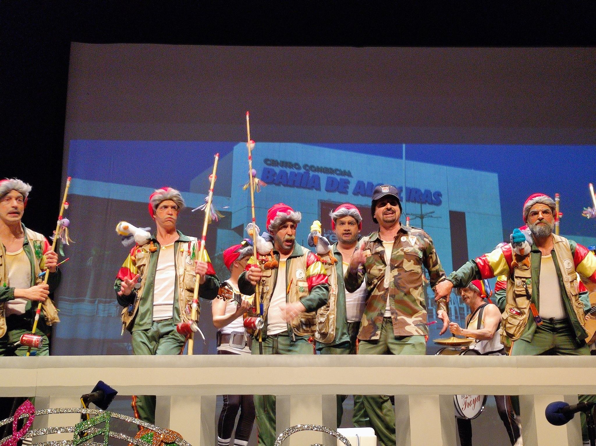 La chirigota No nos moverán (La Resistencia) (Algeciras). Imagen de 8Directo. Este es el orden de actuación de la Gran Final del Concurso de Agrupaciones Carnavalescas de Algeciras 