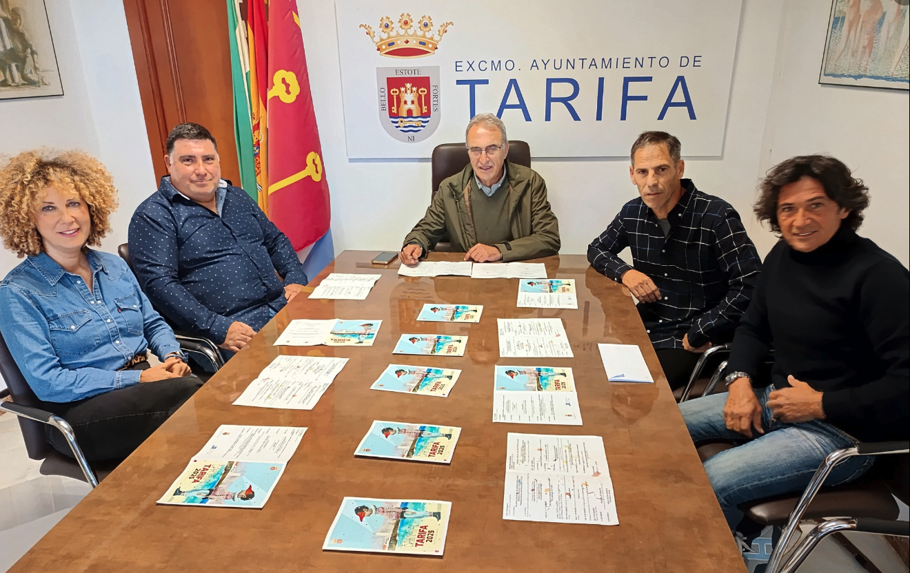 Tarifa presenta a su pregonero y a los Dioses del Carnaval 2025