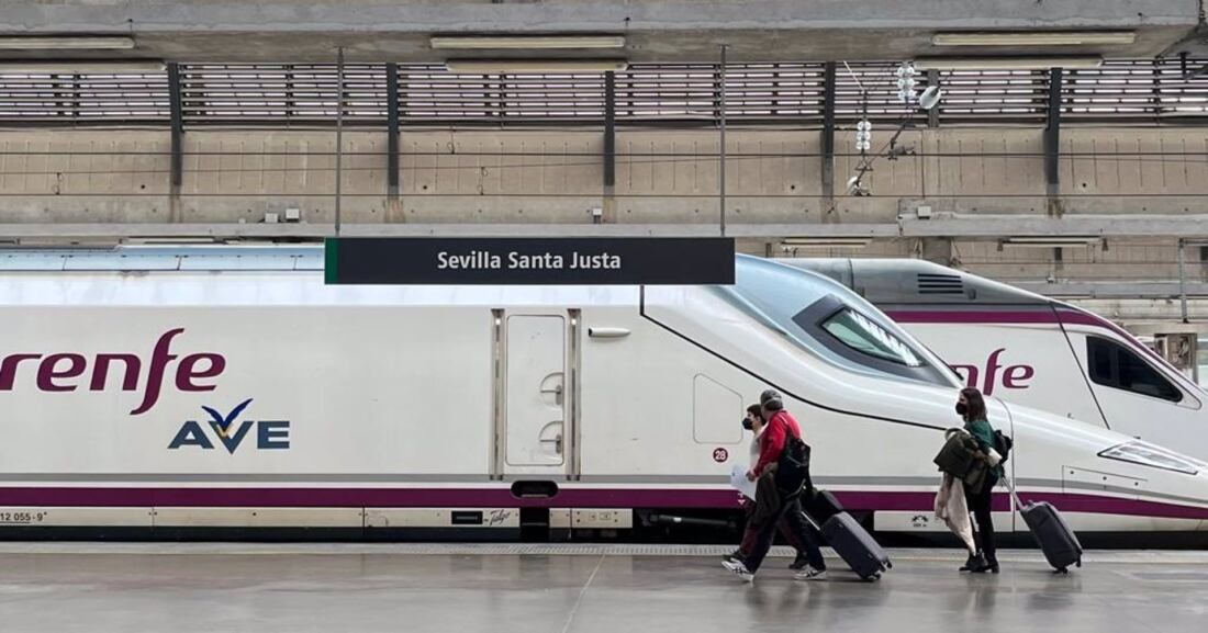 Renfe refuerza el AVE Madrid-Sevilla y el Media Distancia a Cádiz este fin de semana ante la nueva operación salida