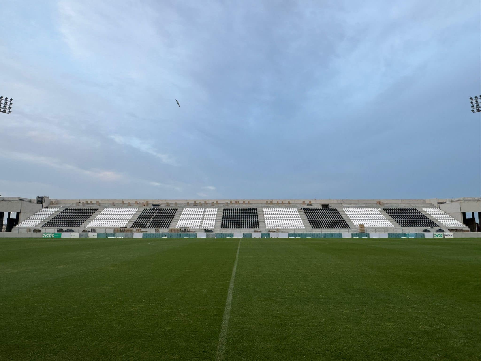 El Estadio Municipal de La Línea sufre filtraciones cuatro meses después de su inauguración