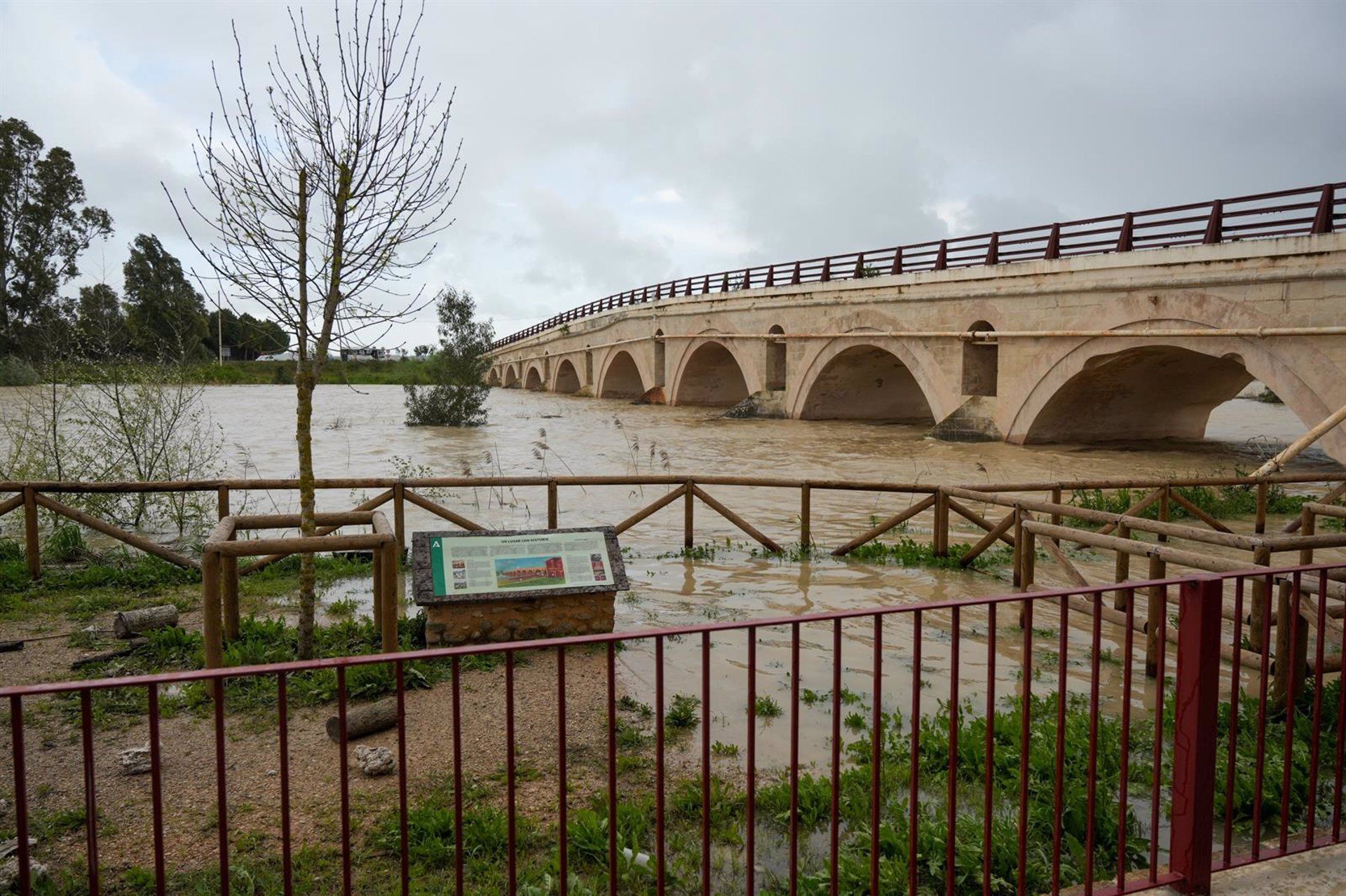 Los vecinos del entorno del río Guadalete en Jerez desaolojados ya pueden volver a sus casas.