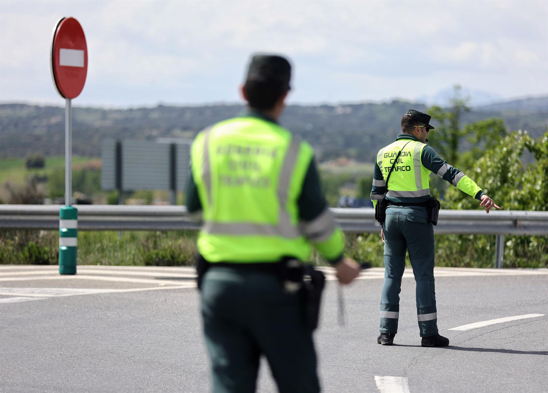 Detenido en la A-7 Algeciras-La Junquera un joven que escondió 19 kilos de hachís tras un accidente