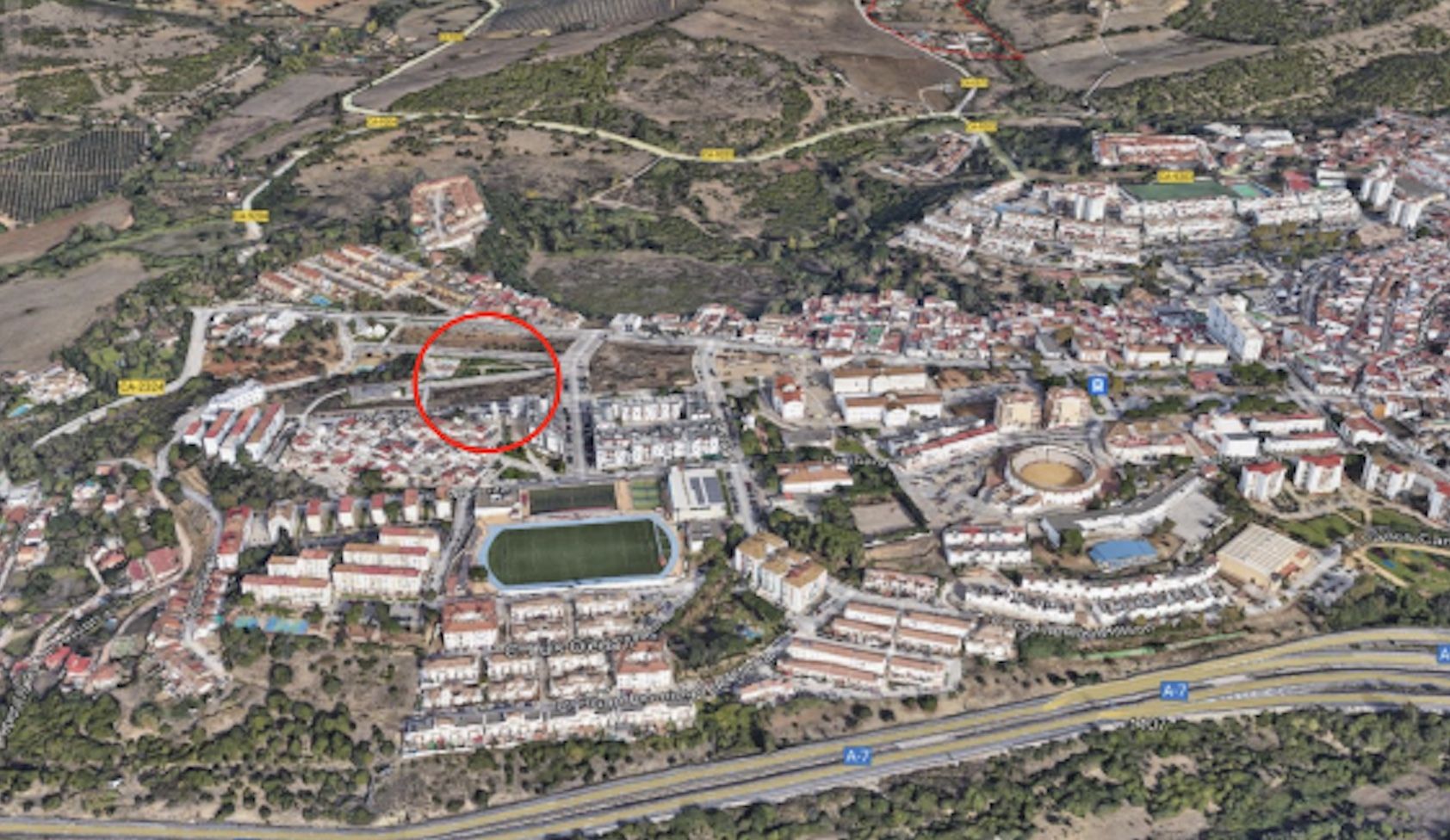 San Roque saca a licitación una parcela en Camino del Almendral para construir 45 VPO
