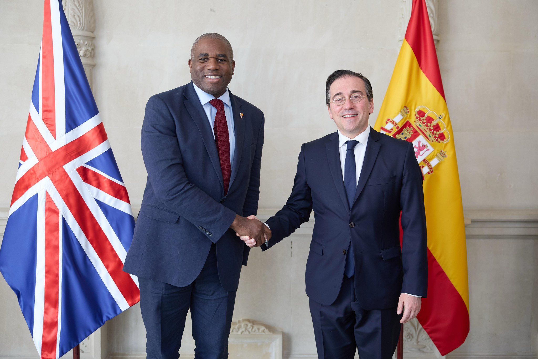 Albares y su homólogo británico abordan los últimos escollos para el acuerdo sobre Gibraltar