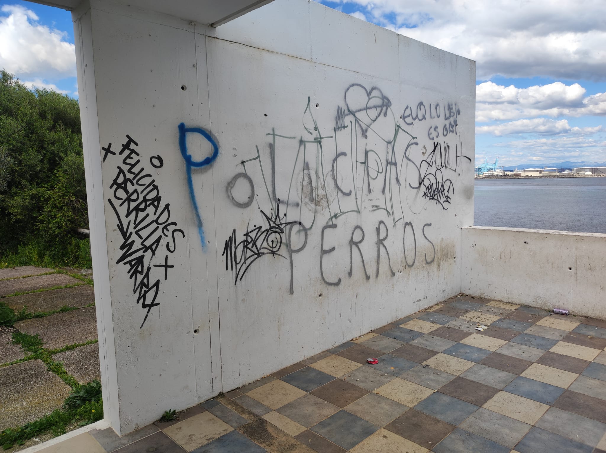 El Parque del Centenario acusa la suma de diez meses sin empresa encargada de mantenimiento.