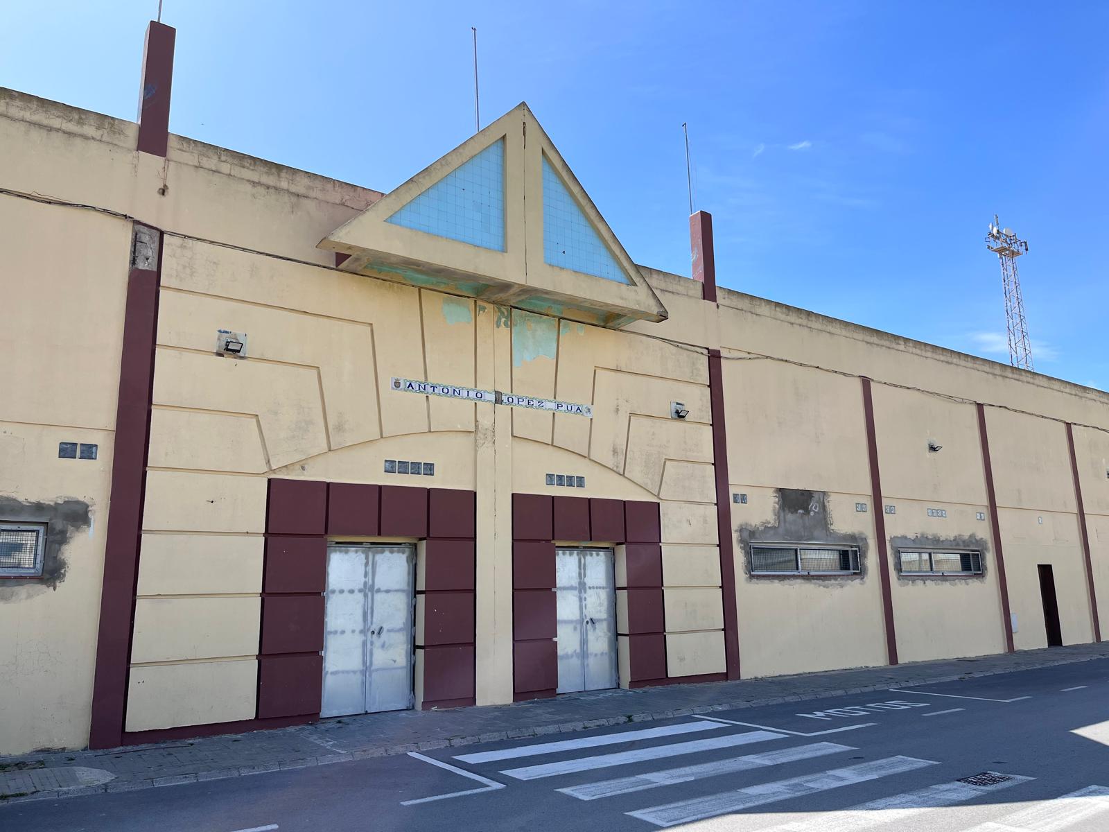 Imagen del PSOE de Tarifa. El PSOE de Tarifa alerta sobre un posible “quebranto en las arcas municipales” en el expediente de expropiación de los futuros terrenos para el campo de fútbol.