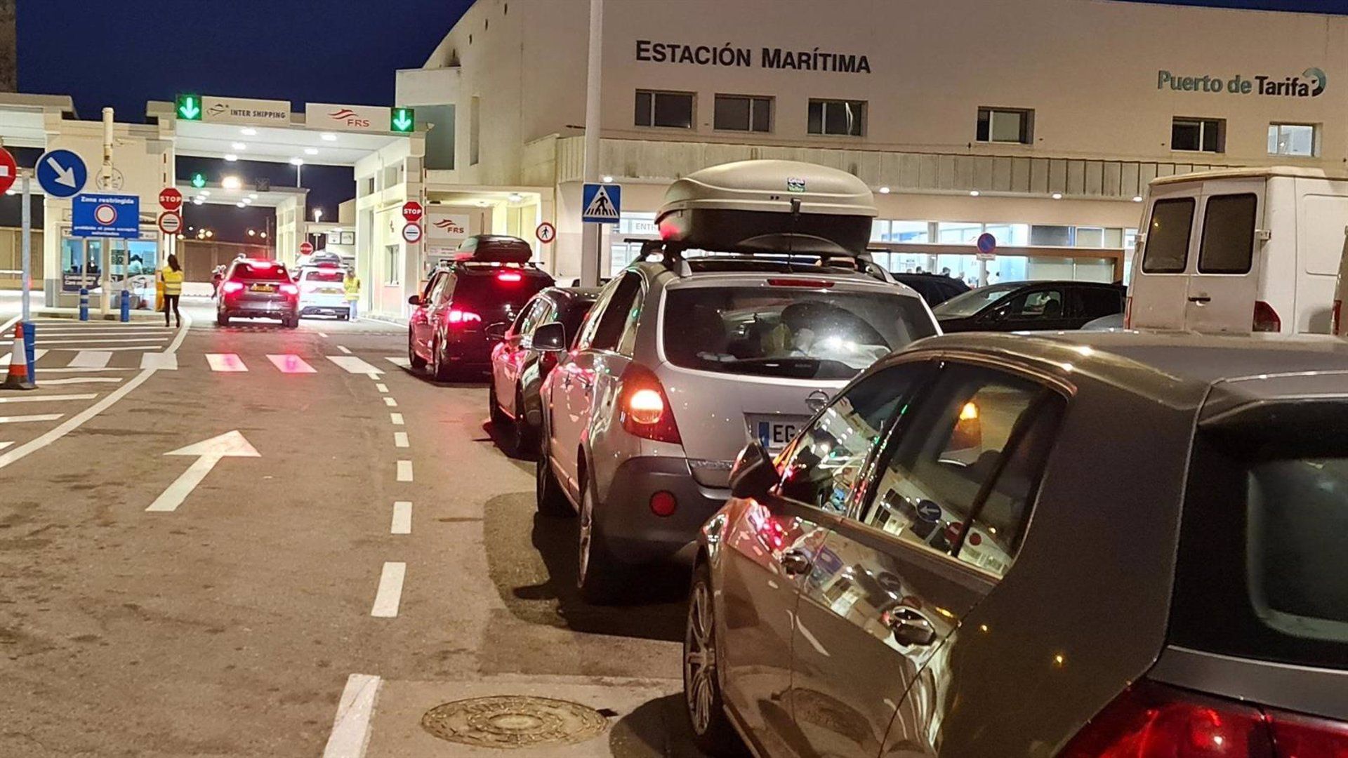 El puerto de Tarifa cancela todas sus conexiones del viernes debido al temporal en el Estrecho