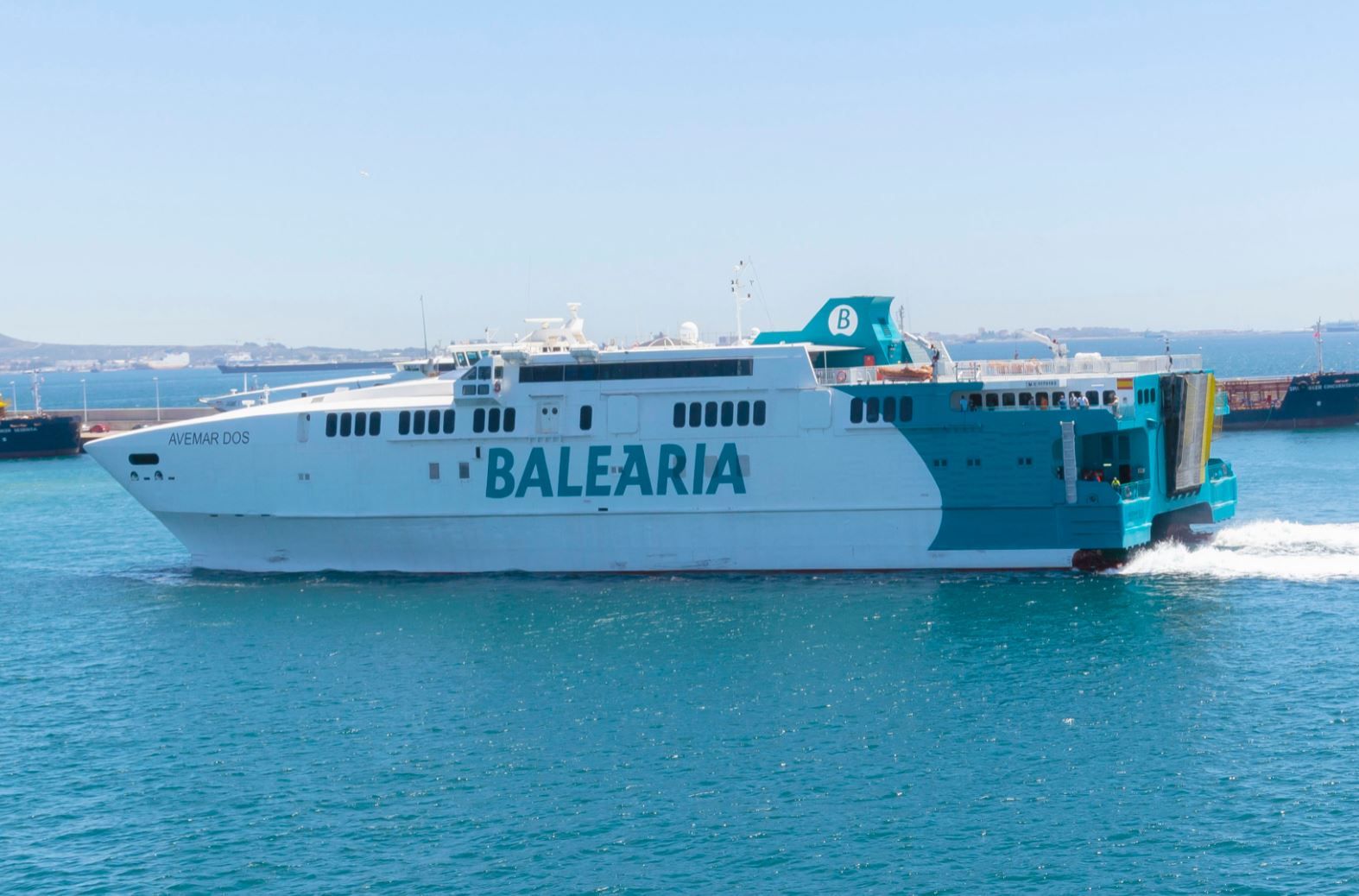 Una naviera de Baleària. Piden a Baleària que contrate a la plantilla de FRS tras la concesión de la línea Tarifa-Tanger Ville