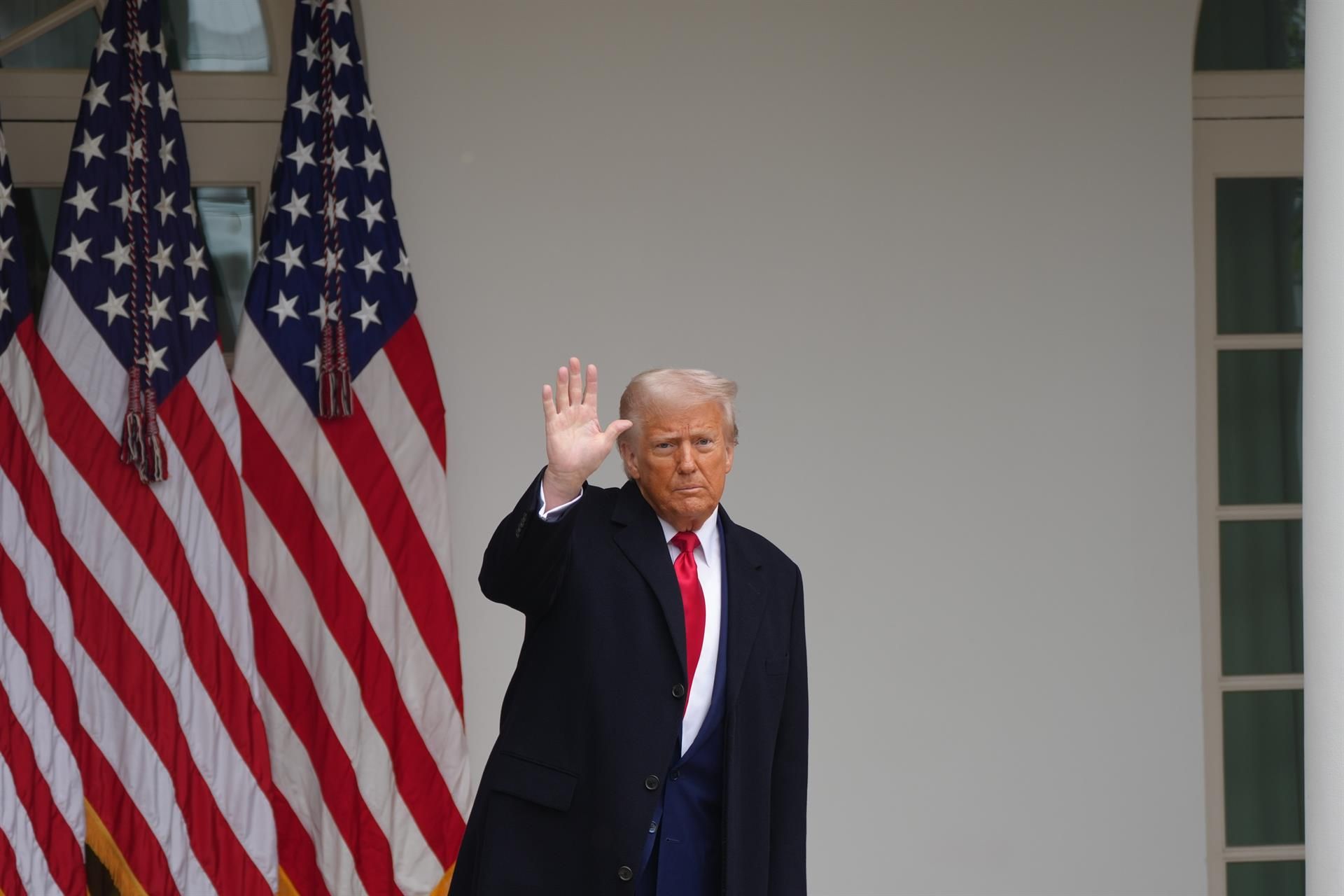 Trump pausa durante 90 días la aplicación de los aranceles a los países, pero eleva los de China al 125%
