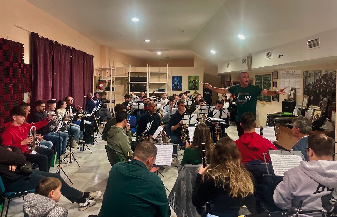 La Banda de Música Maestro Infantes ensaya en Los Barrios. | Foto: S.F.Del silencio a la gloria