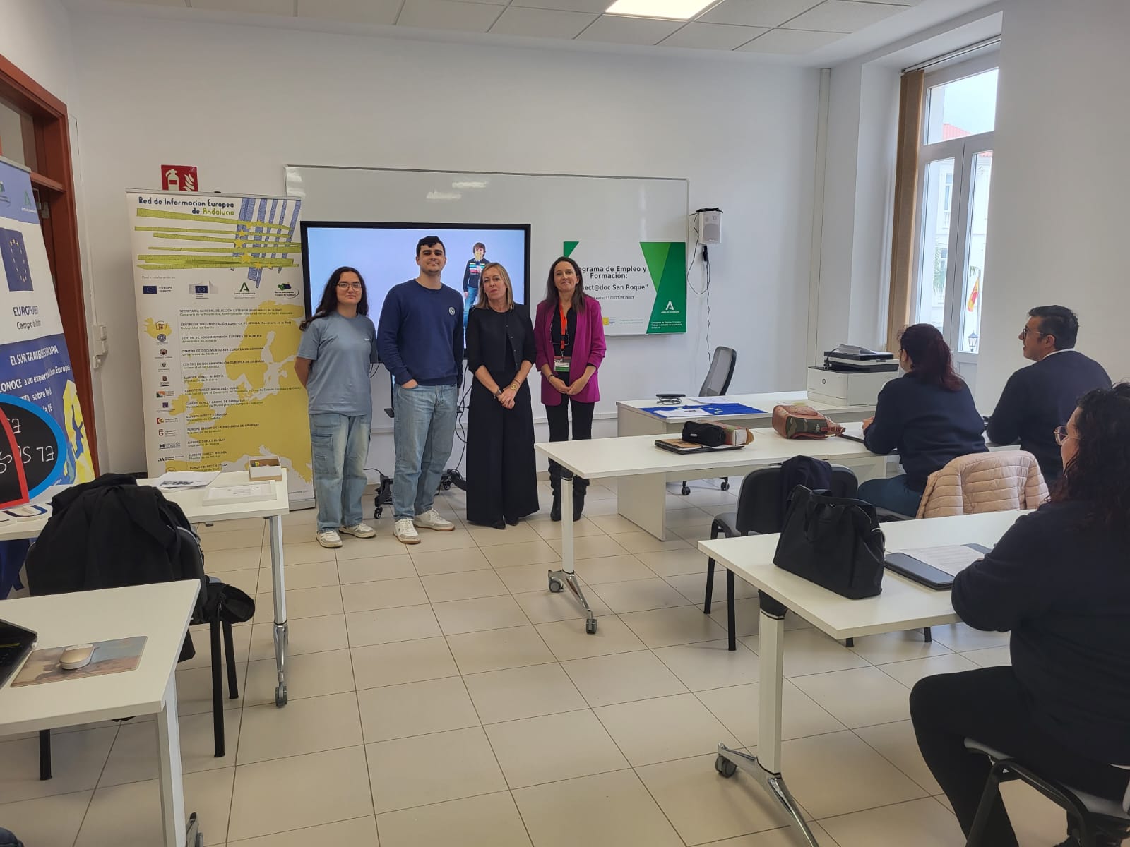 Sesión informativa de Europe Direct a los alumnos de 'Conect@Doc San Roque'