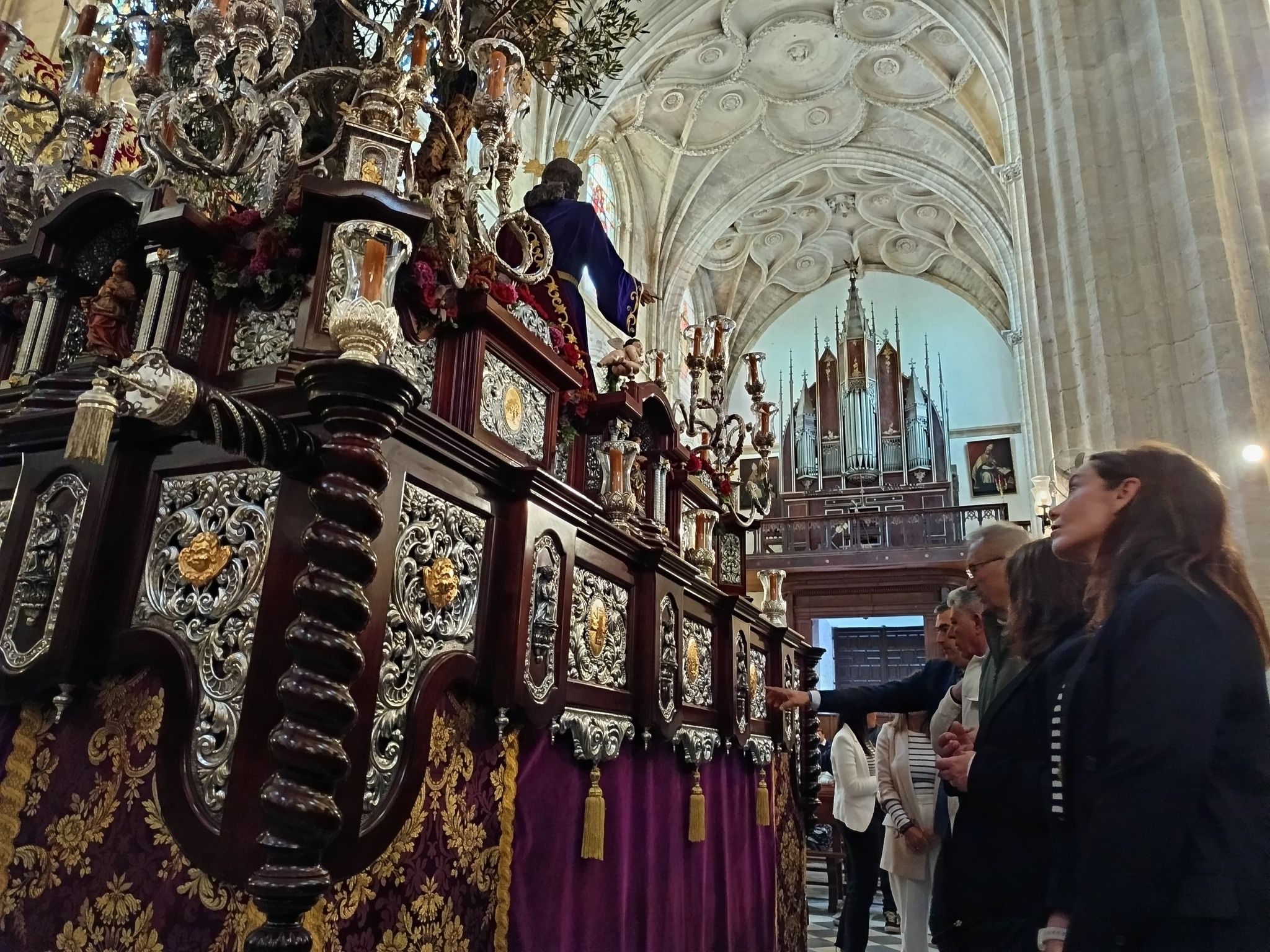 El Huerto y Rosario engrandecen el Lunes Santo de Tarifa.