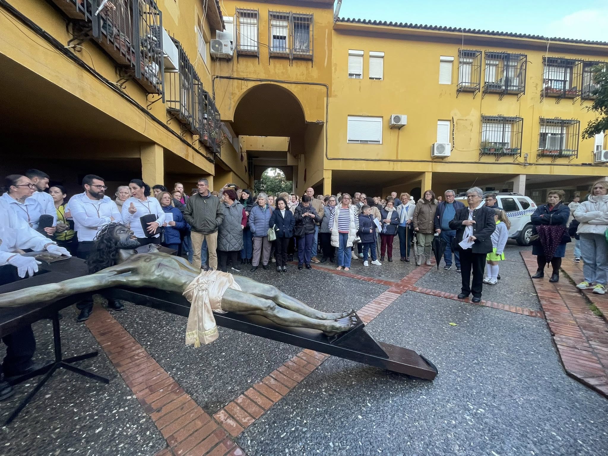 El Cristo del Amor cumple con su barriada de las Doscientas pese a la lluvia