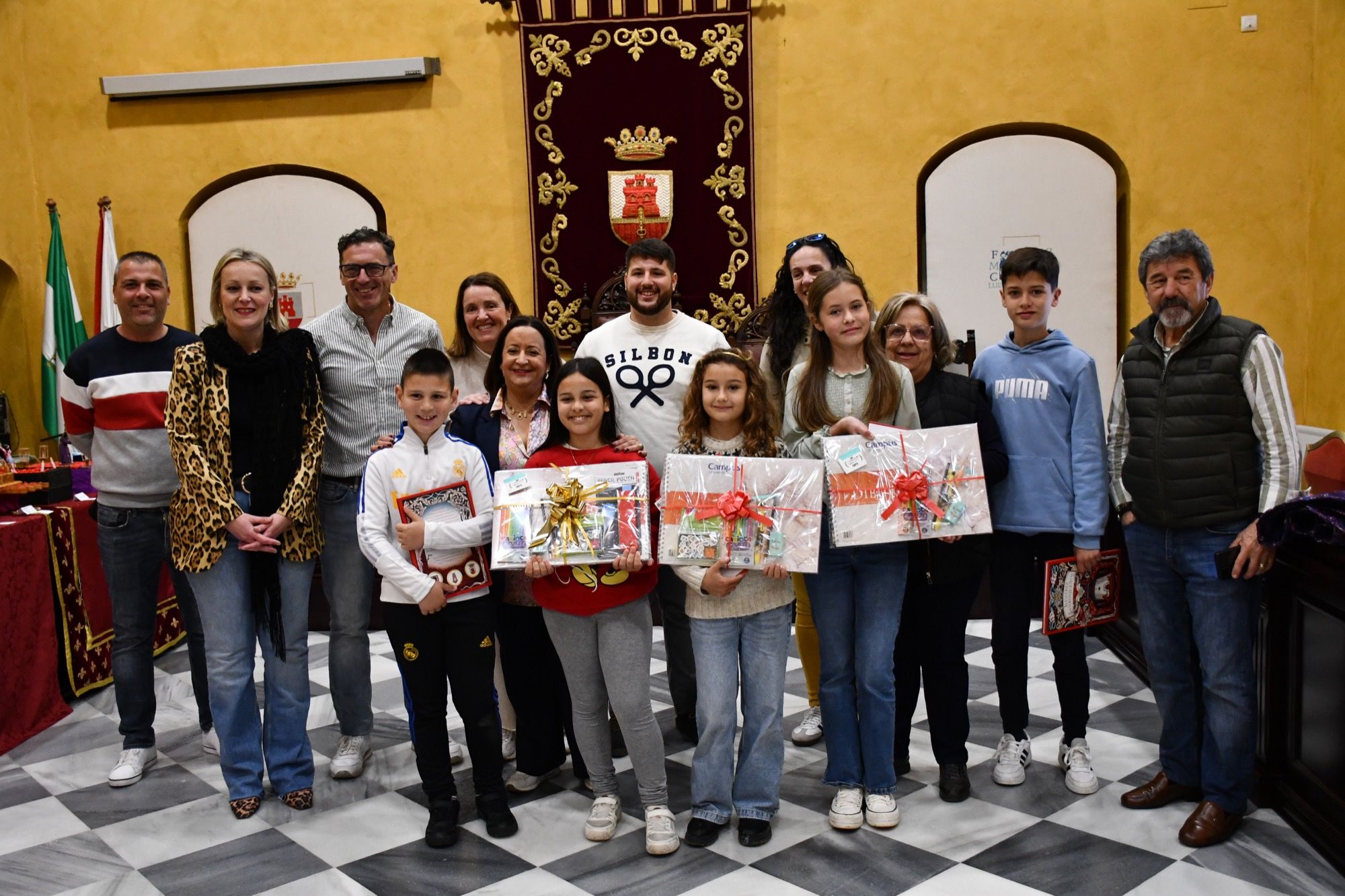 Adriana Moreno, ganadora del XVIII Concurso de Tronos en Miniatura celebrado en San Roque