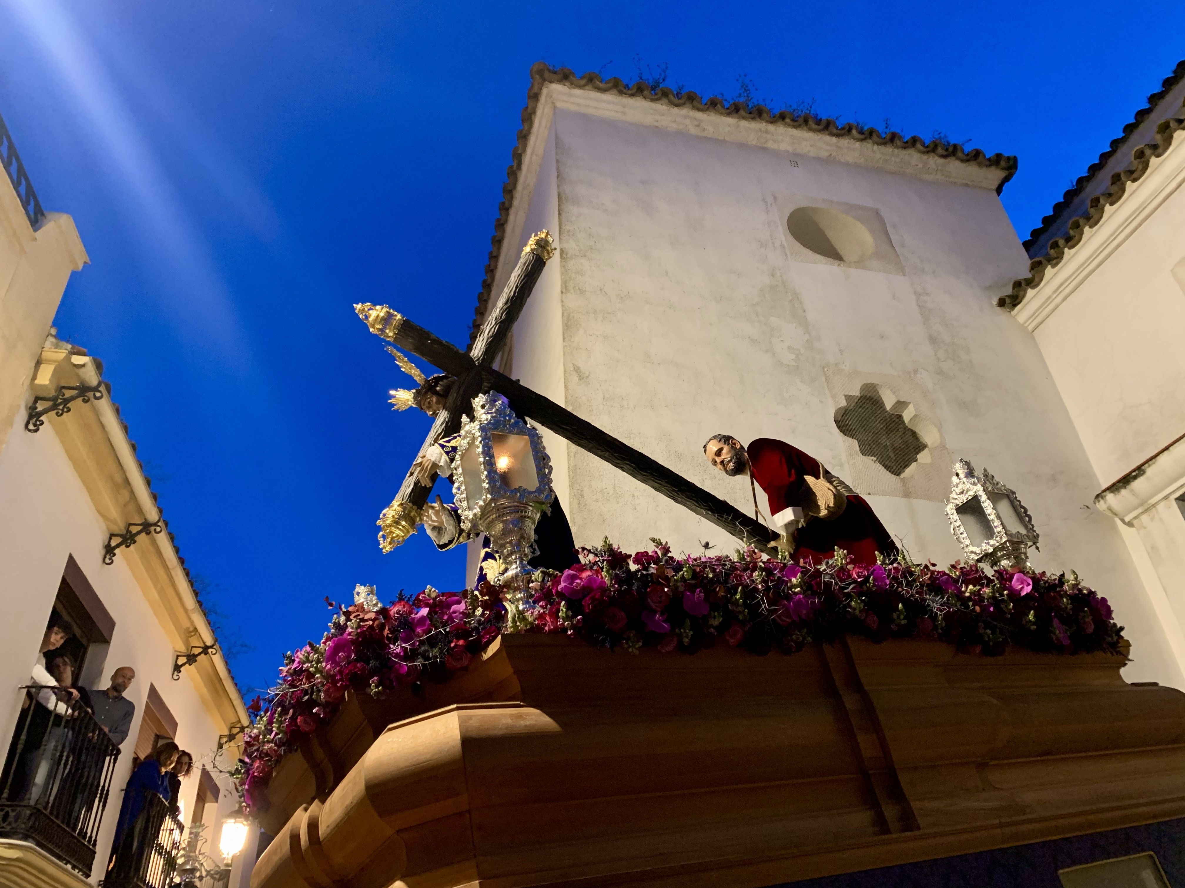 La Villa, serena al paso del Nazareno y Dolores