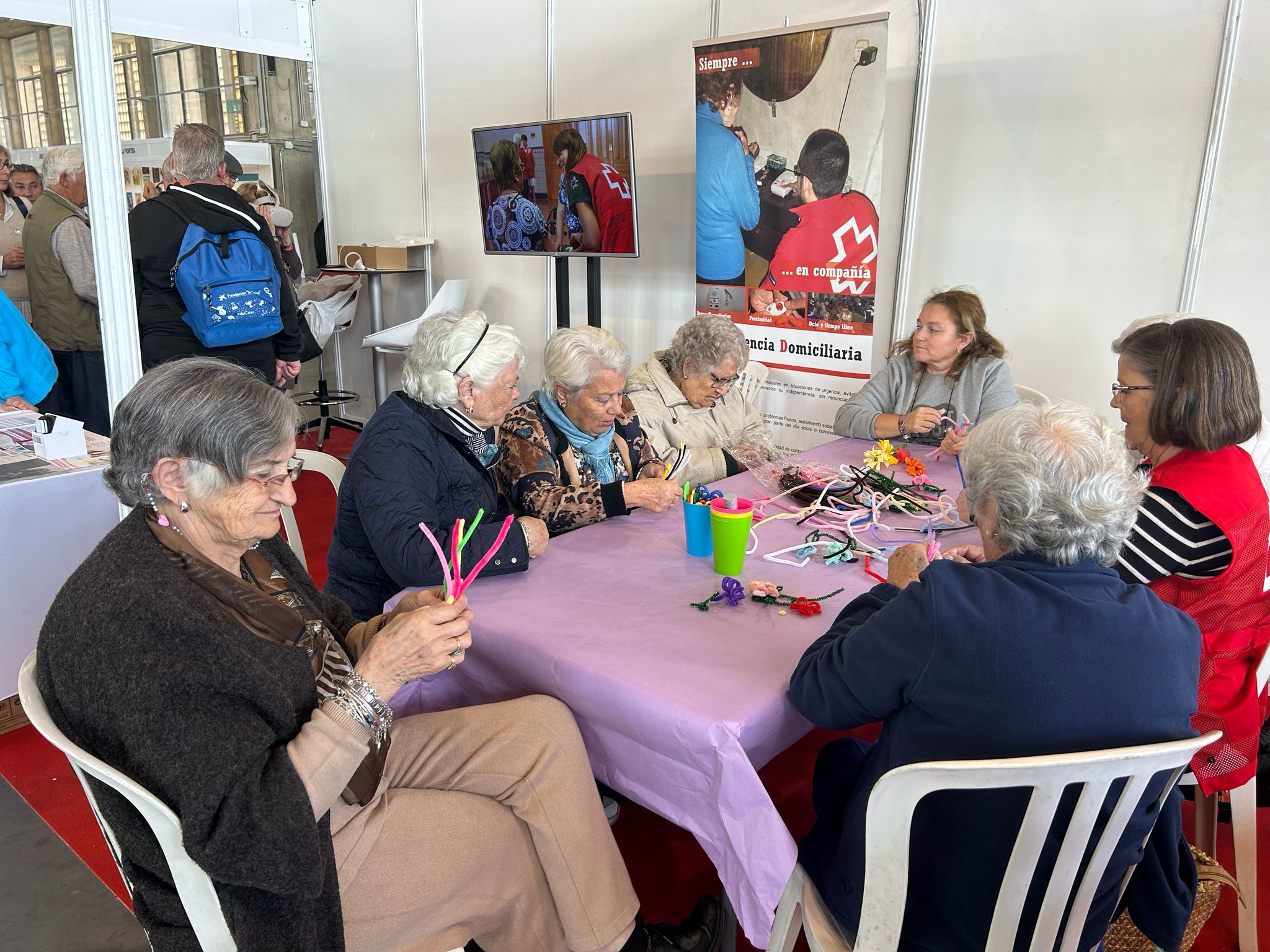 Algeciras destaca los buenos resultados del programa para personas mayores que se sienten solas.