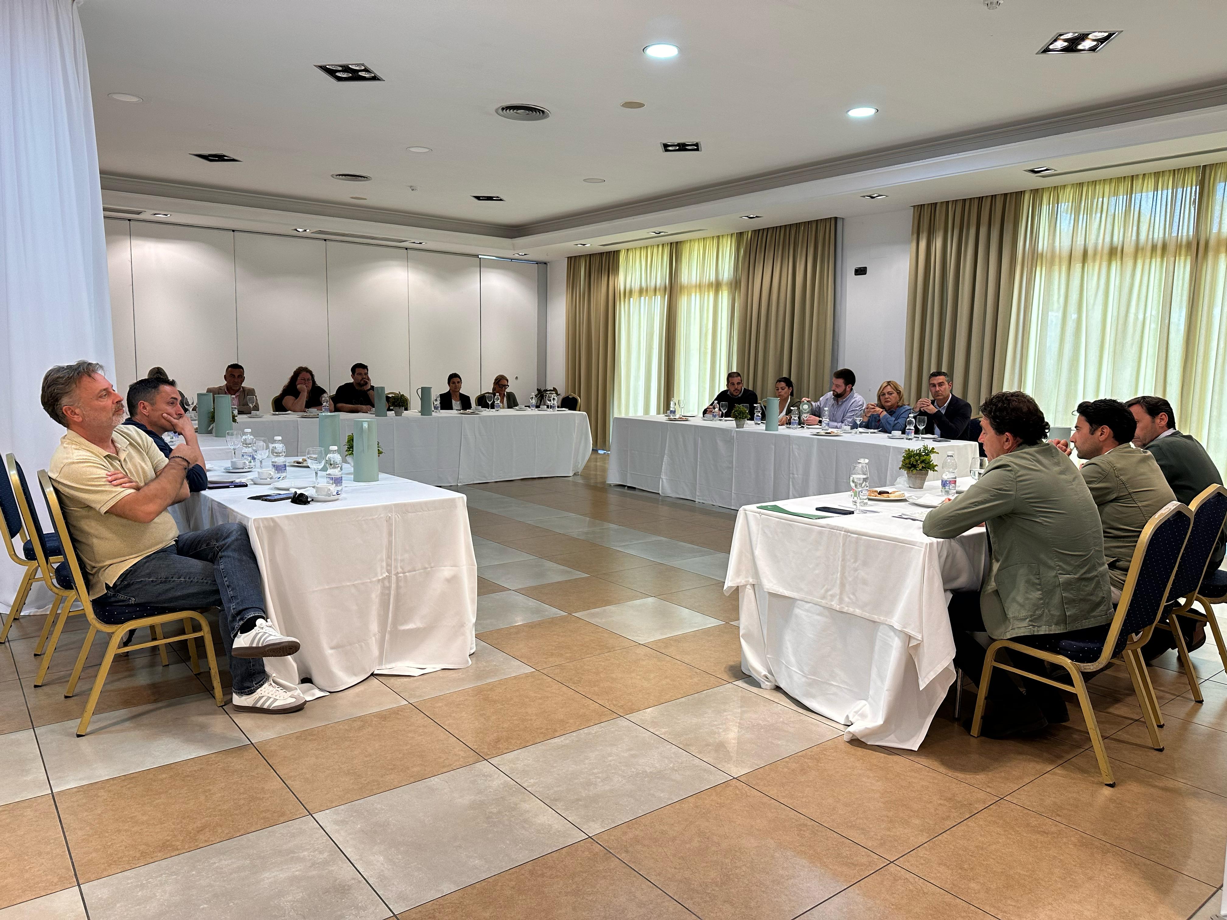 El PP barreño reúne a las empresas para informarles de las ayudas de la Junta.