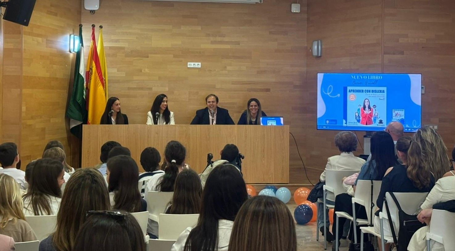 Carmen Quirell presenta su libro 'Truquiletras: aprende a leer y escribir con cuentos emocionales'.