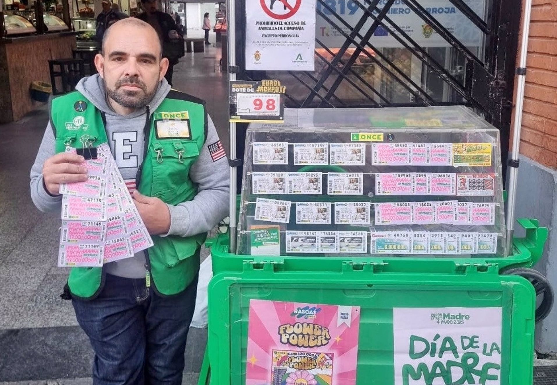 Un acertante gana 135.000 euros con el Eurojackpot de la ONCE en el mercado de Algeciras.