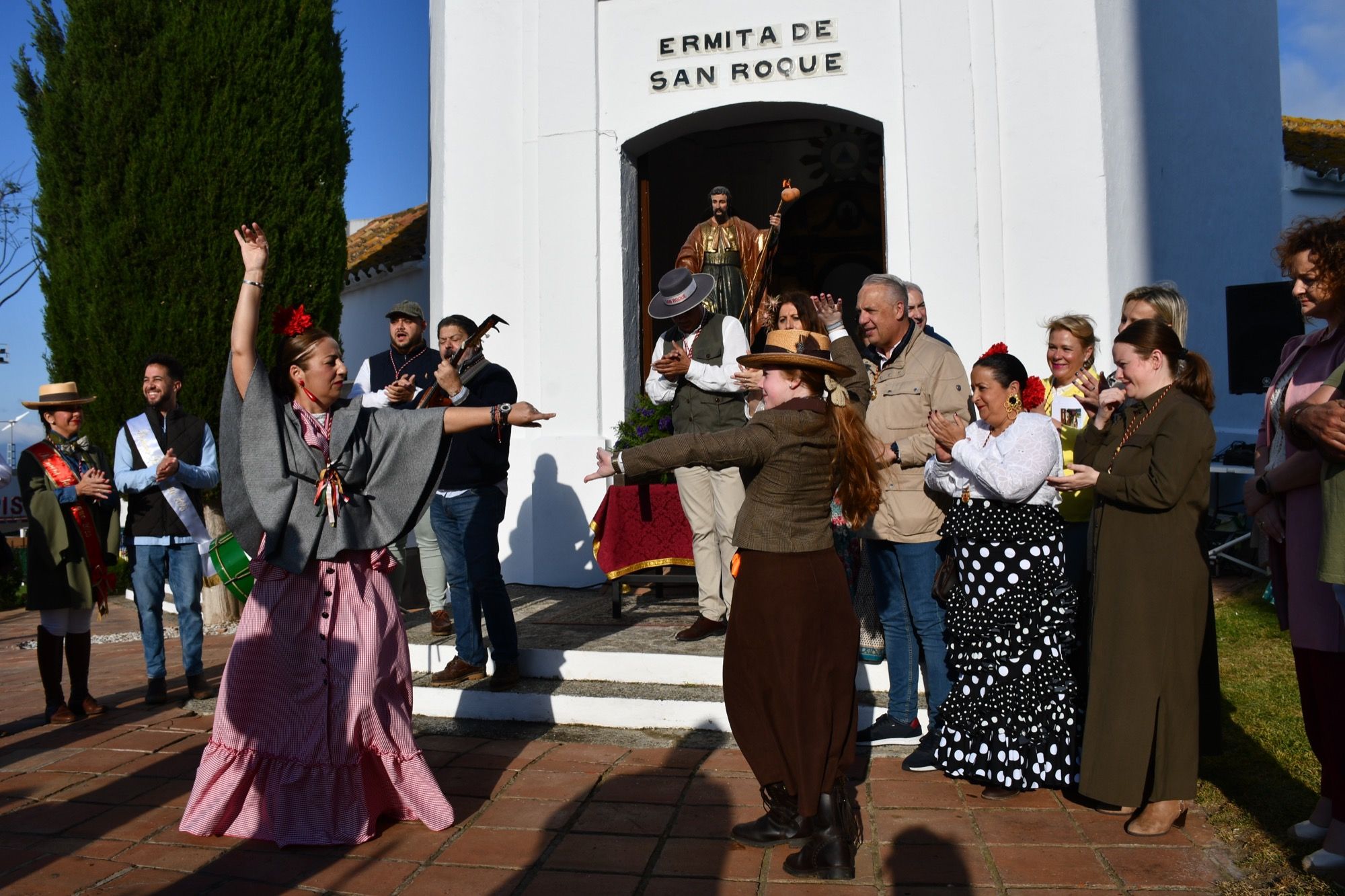 San Roque acompaña a su Patrón en romería.  