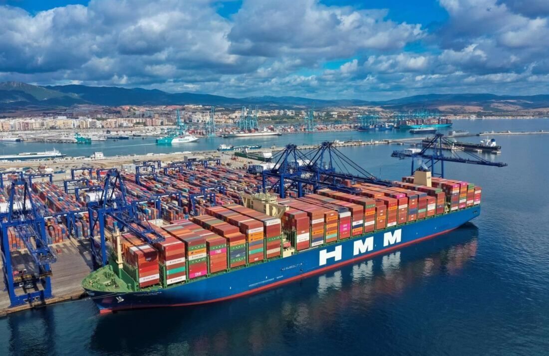 Metros y trenes en Andalucía inoperativos; las conexiones marítimas y aéreas, sin incidencias. Puerto de Algeciras. Imagen de archivo.