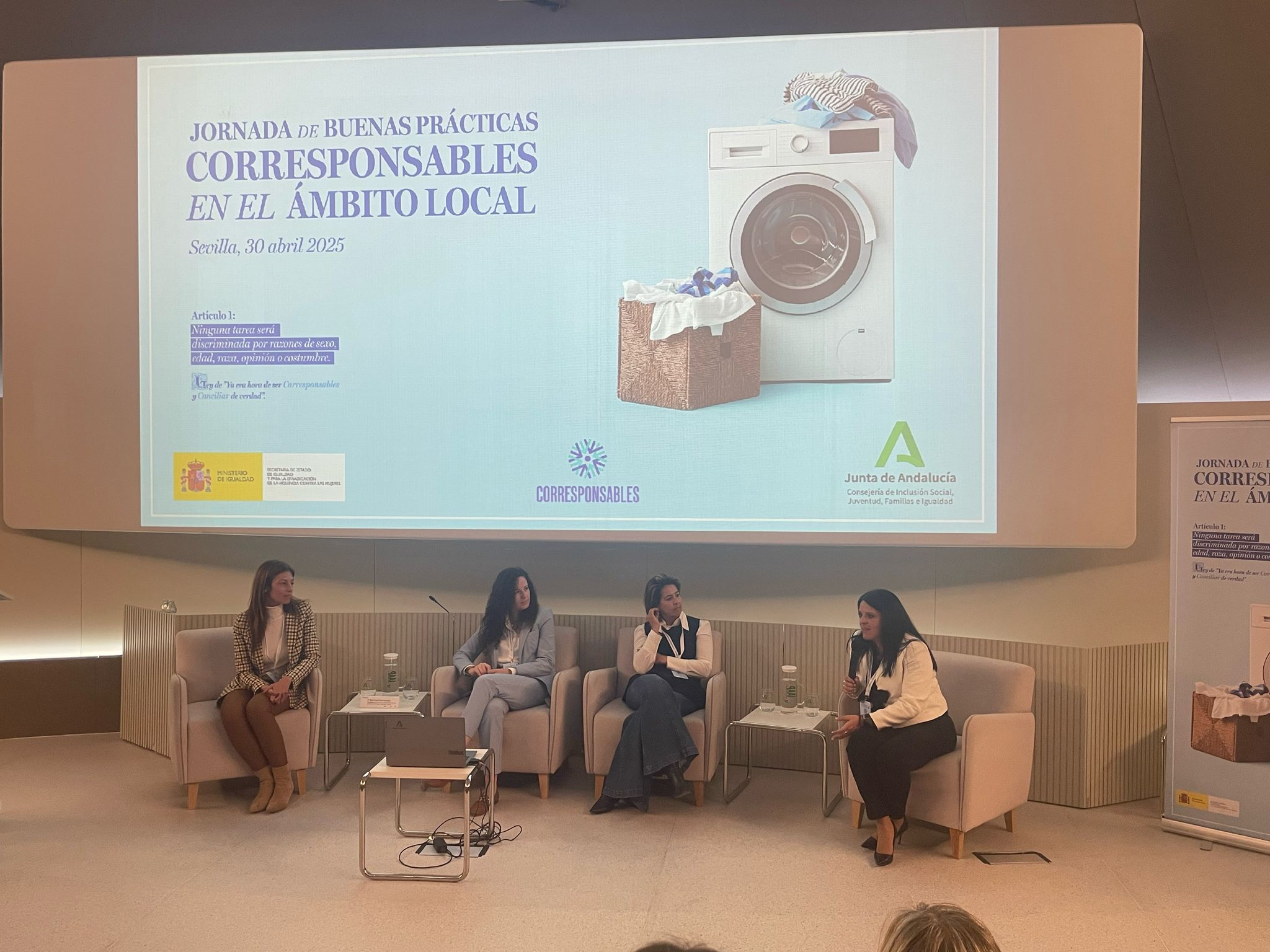La Línea de la Concepción, referente en unas jornadas sobre conciliación familia celebradas en Sevilla. v