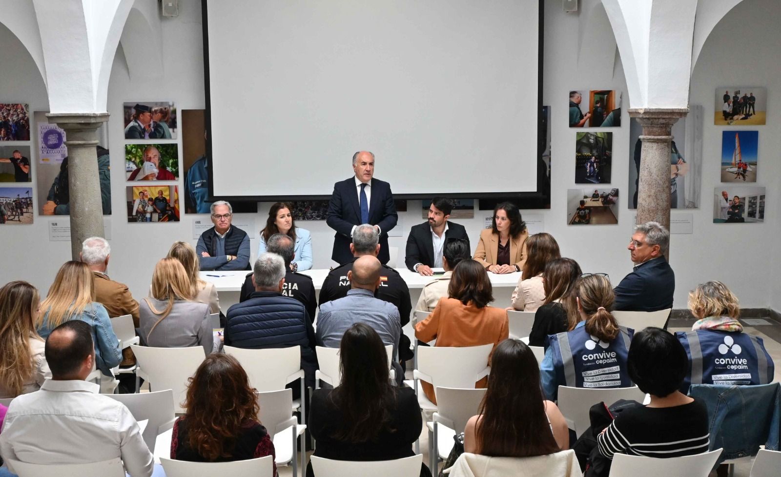 El Ayuntamiento analiza el barrio de La Caridad con la ayuda de vecinos y organizaciones