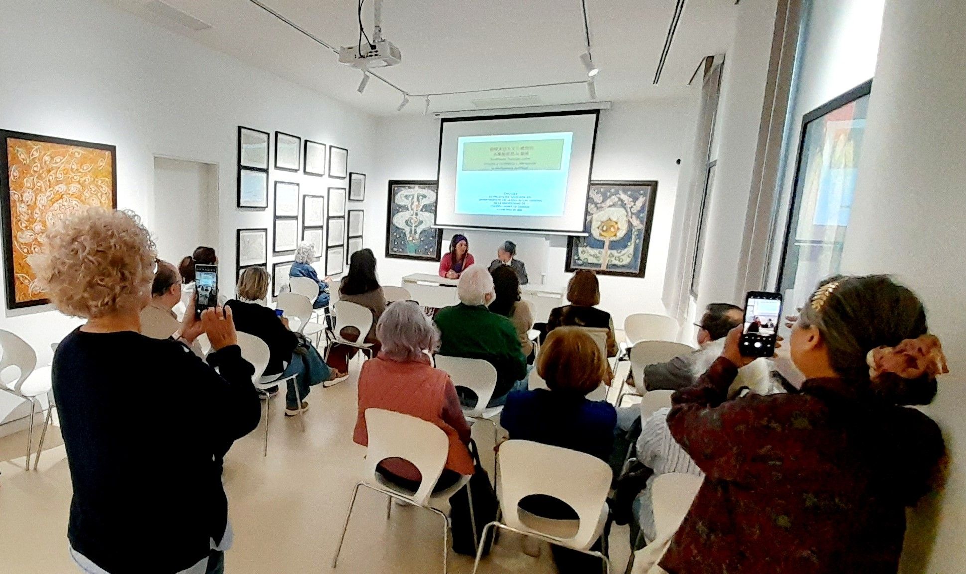 Iniciado el taller de pintura en tinta china impartido por Chu Lily.