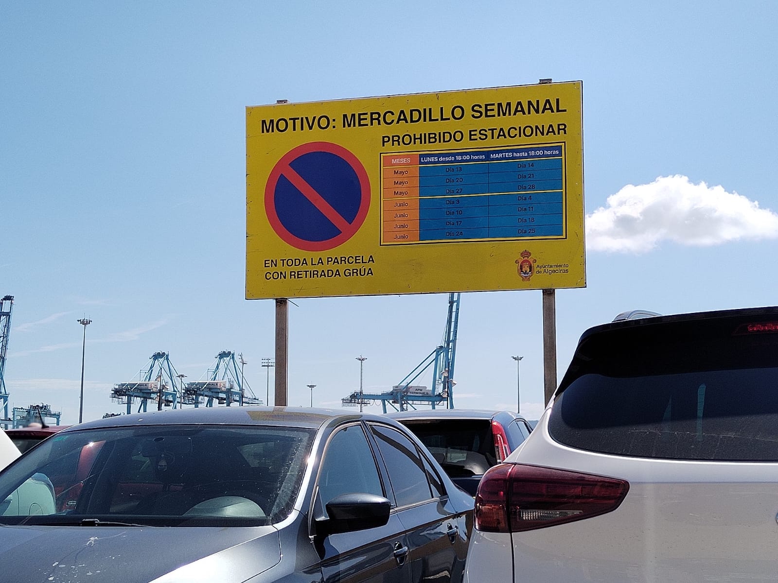 Limitaciones de aparcamiento en el Llano Amarillo, a partir del lunes por el mercadillo. Imagen de archivo.